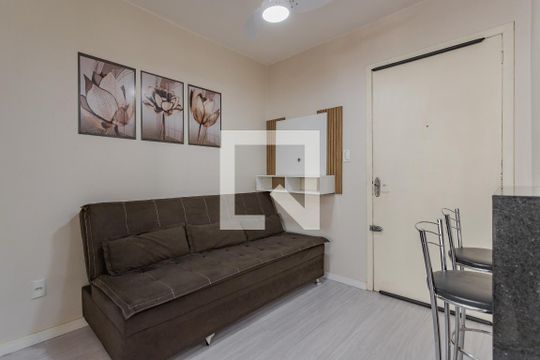 Sala/Quarto de apartamento para alugar com 1 quarto, 43m² em São Sebastião, Porto Alegre
