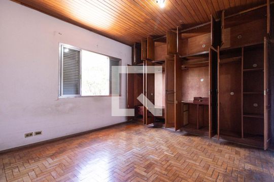 Quarto 1 de casa para alugar com 3 quartos, 300m² em Jardim da Gloria, São Paulo