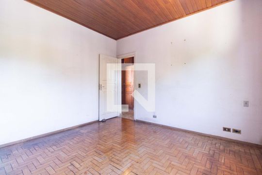 Quarto 1 de casa para alugar com 3 quartos, 300m² em Jardim da Gloria, São Paulo