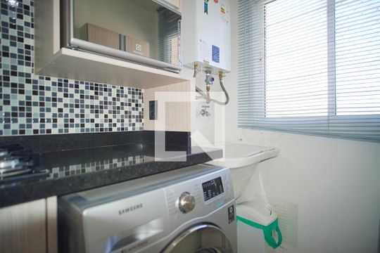 Cozinha e Área de Serviço de apartamento para alugar com 2 quartos, 65m² em Farrapos, Porto Alegre