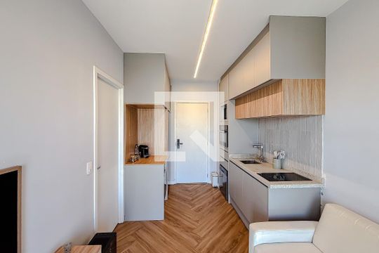 Sala de kitnet/studio para alugar com 1 quarto, 28m² em Liberdade, São Paulo