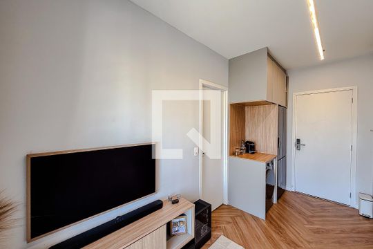Sala de kitnet/studio para alugar com 1 quarto, 28m² em Liberdade, São Paulo