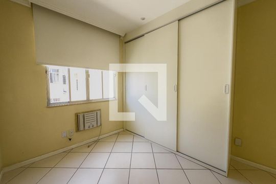 Quarto 1 de apartamento à venda com 2 quartos, 63m² em Olaria, Rio de Janeiro