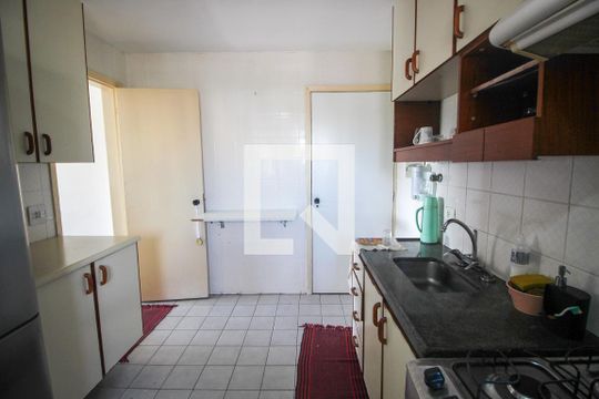 Cozinha de apartamento para alugar com 2 quartos, 74m² em Jardim Morumbi, São Paulo