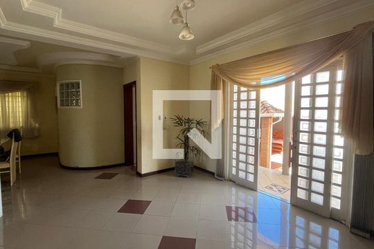 Casa à venda com 4 quartos, 280m² em Parque Alto Taquaral, Campinas