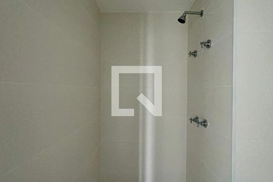 Banheiro de casa de condomínio à venda com 1 quarto, 26m² em Pompeia, São Paulo