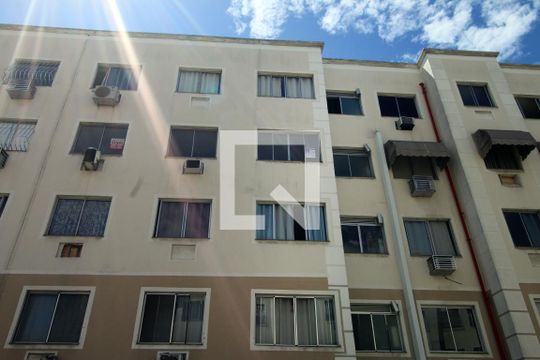 Placa de apartamento à venda com 2 quartos, 50m² em Vigário Geral, Rio de Janeiro