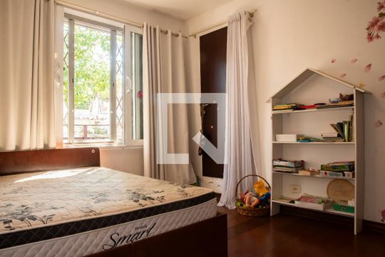 Quarto 1 de casa à venda com 3 quartos, 300m² em Planalto Paulista, São Paulo