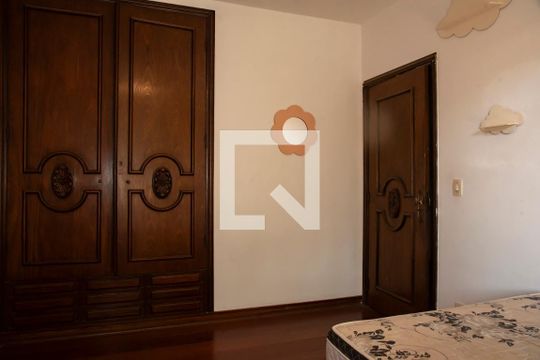 Quarto 1 de casa à venda com 3 quartos, 300m² em Planalto Paulista, São Paulo