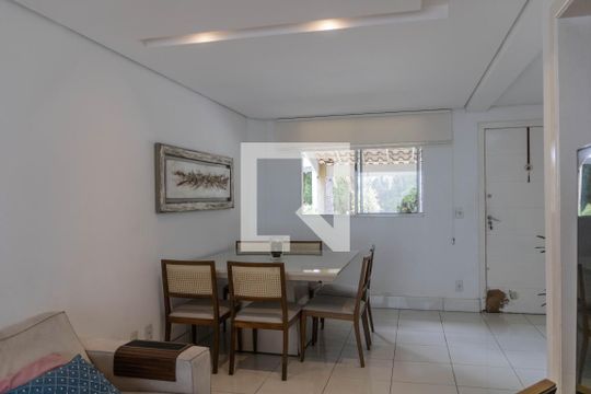 Sala de casa à venda com 3 quartos, 127m² em Buritis, Belo Horizonte