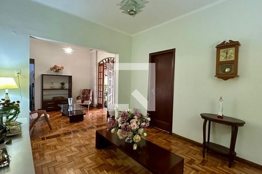Sala  de casa à venda com 4 quartos, 446m² em Carlos Prates, Belo Horizonte