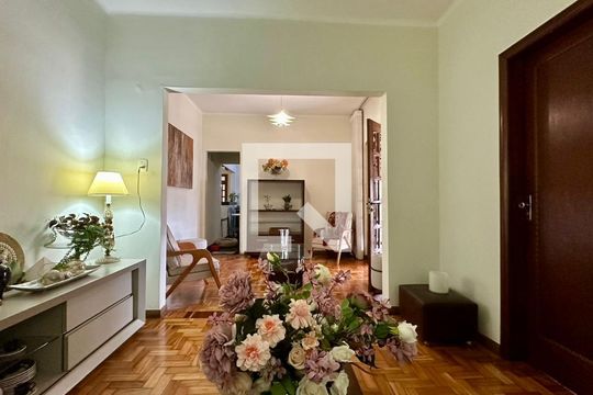 Sala  de casa à venda com 4 quartos, 446m² em Carlos Prates, Belo Horizonte