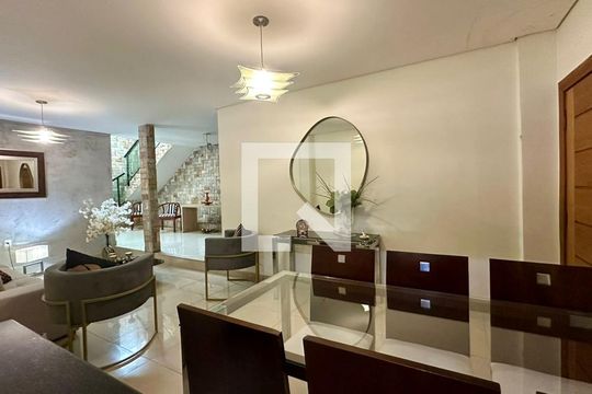 Sala  de casa à venda com 4 quartos, 446m² em Carlos Prates, Belo Horizonte