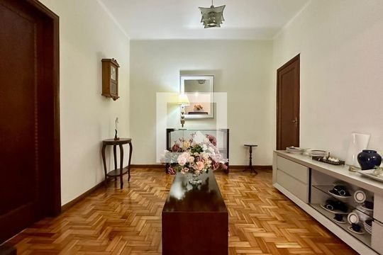 Sala  de casa à venda com 4 quartos, 446m² em Carlos Prates, Belo Horizonte