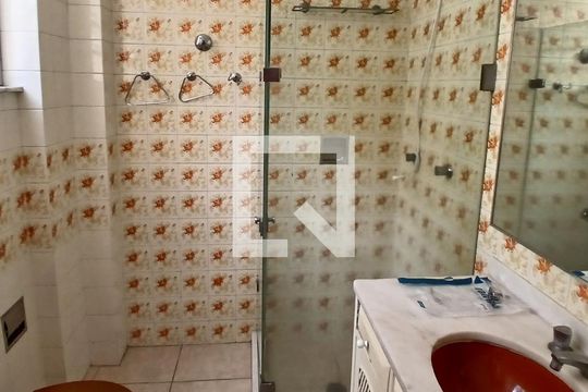 Banheiro da Suíte de apartamento para alugar com 4 quartos, 140m² em Icaraí, Niterói