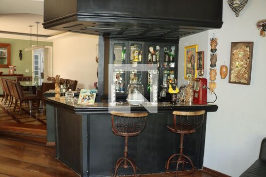Sala 1 de casa de condomínio para alugar com 6 quartos, 700m² em Granja Viana, Cotia