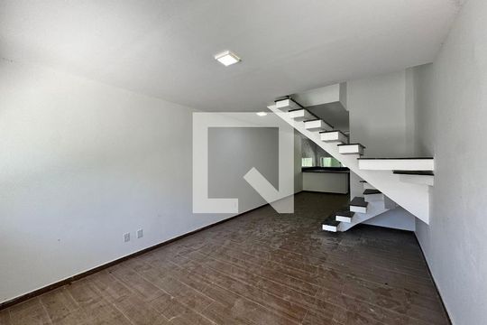 Sala de casa de condomínio à venda com 3 quartos, 88m² em Vargem Pequena, Rio de Janeiro