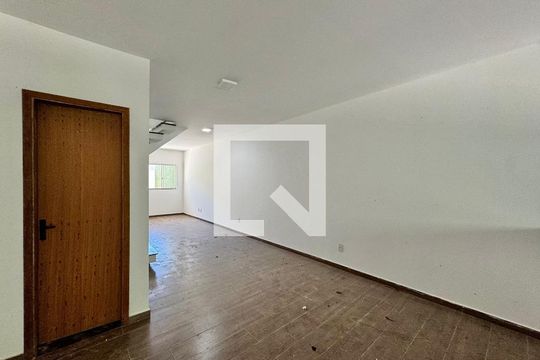 Sala de casa de condomínio à venda com 3 quartos, 88m² em Vargem Pequena, Rio de Janeiro