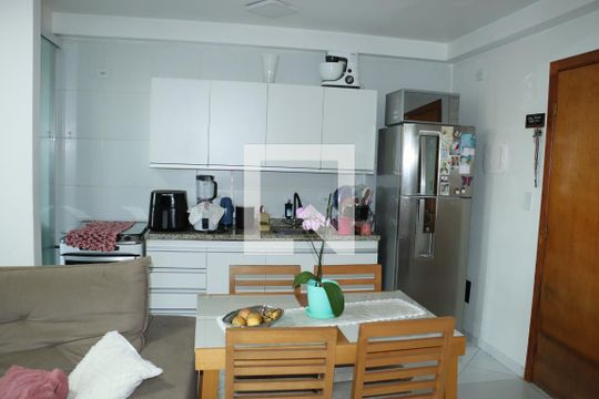 Sala/Cozinha de apartamento para alugar com 3 quartos, 61m² em Jardim Marilu, Carapicuíba
