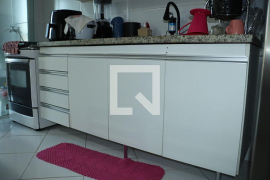 Sala/Cozinha de apartamento para alugar com 3 quartos, 61m² em Jardim Marilu, Carapicuíba