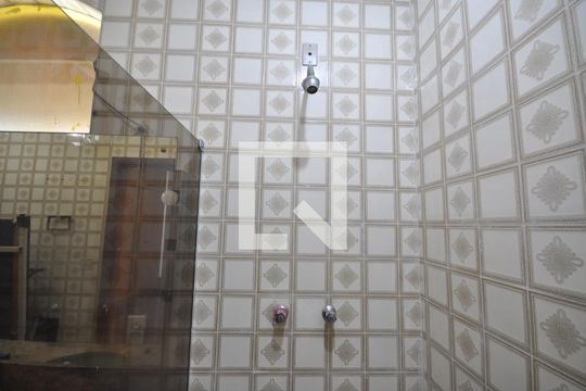 Banheiro da Suíte 2 de casa à venda com 3 quartos, 999m² em Vila Albertina, São Paulo
