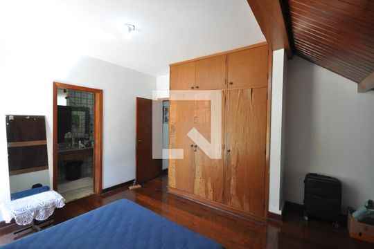 Suíte 1 de casa para alugar com 3 quartos, 999m² em Vila Albertina, São Paulo