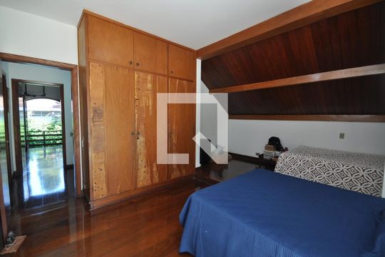 Suíte 1 de casa para alugar com 3 quartos, 999m² em Vila Albertina, São Paulo