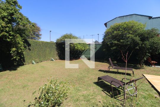Casa para alugar com 1 quarto, 180m² em Interlagos, São Paulo