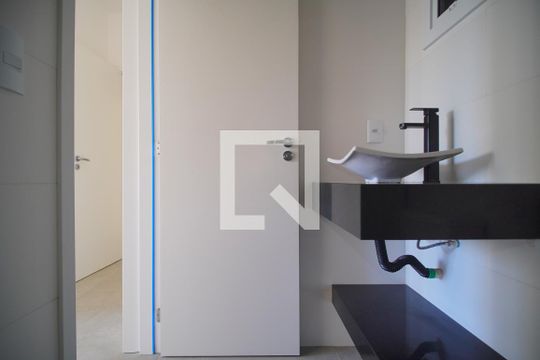 Banheiro da Suíte de apartamento à venda com 2 quartos, 100m² em Vila Nova, Novo Hamburgo
