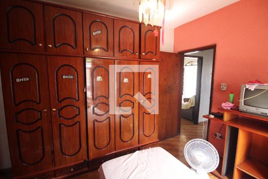Casa para alugar com 3 quartos, 377m² em Eldorado, Contagem