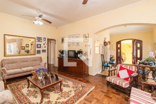 Sala de casa à venda com 3 quartos, 300m² em Santa Tereza, Porto Alegre