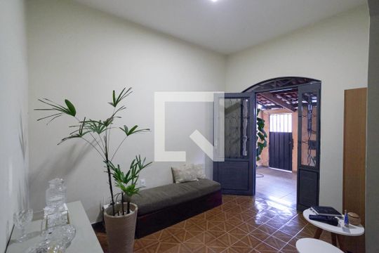 Sala de casa à venda com 5 quartos, 360m² em Lindeia (barreiro, Contagem