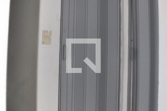 Corredor Quartos de apartamento para alugar com 2 quartos, 58m² em Jardim do Tiro, São Paulo