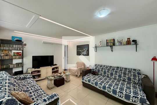 Sala  de casa para alugar com 3 quartos, 148m² em Santo Amaro, São Paulo