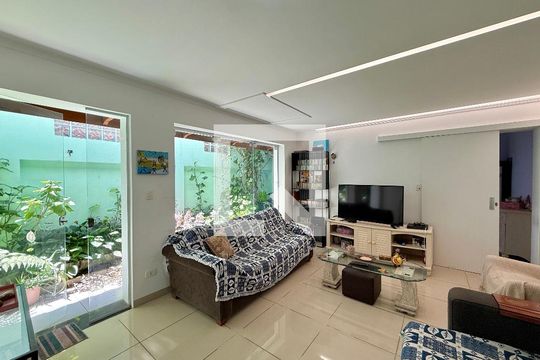 Sala  de casa para alugar com 3 quartos, 148m² em Santo Amaro, São Paulo