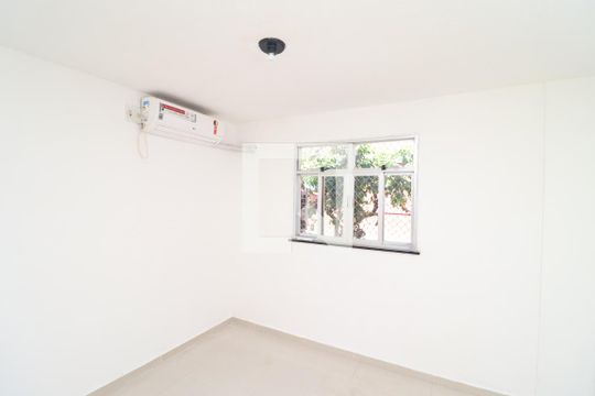 Quarto 1 de apartamento para alugar com 2 quartos, 70m² em Ilha do Governador, Rio de Janeiro