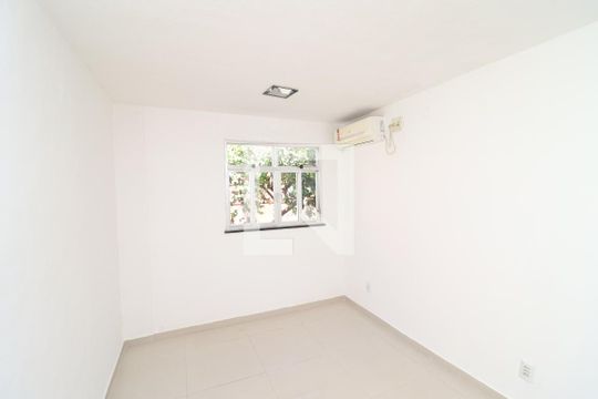 Quarto 2 de apartamento para alugar com 2 quartos, 70m² em Ilha do Governador, Rio de Janeiro