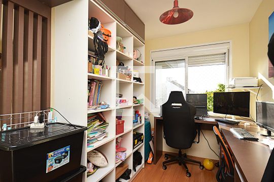 Sala Escritório de apartamento à venda com 2 quartos, 71m² em Passo da Areia, Porto Alegre