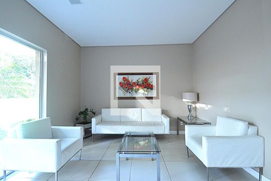 Hall de entrada do prédio de apartamento à venda com 2 quartos, 71m² em Passo da Areia, Porto Alegre