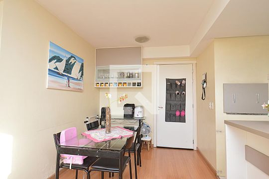 Sala de apartamento à venda com 2 quartos, 71m² em Passo da Areia, Porto Alegre