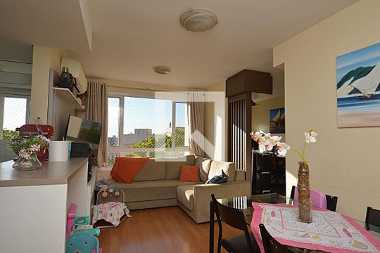 Sala de apartamento à venda com 2 quartos, 71m² em Passo da Areia, Porto Alegre