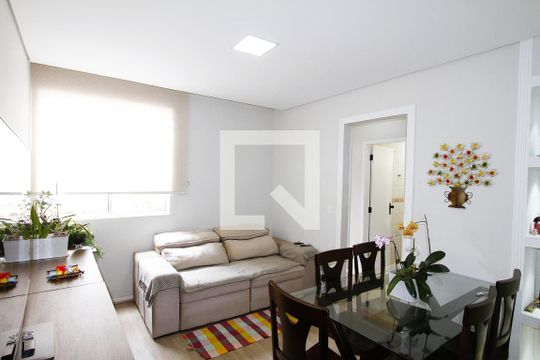 Sala de apartamento à venda com 3 quartos, 70m² em Carlos Prates, Belo Horizonte