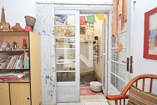 Porta janela do Quarto 1 de apartamento à venda com 3 quartos, 85m² em Moinhos de Vento, Porto Alegre