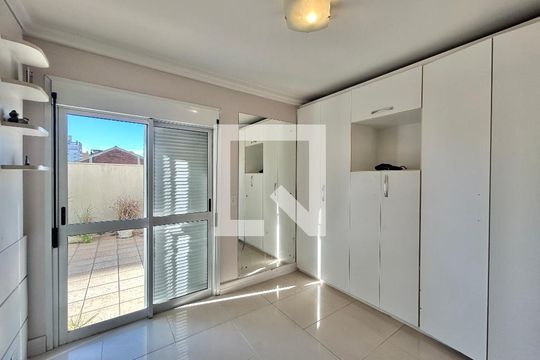 Quarto de apartamento para alugar com 3 quartos, 170m² em Centro, São Leopoldo