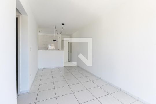 Sala de apartamento à venda com 2 quartos, 60m² em Vila Carmosina, São Paulo