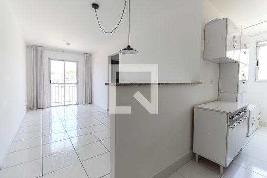 Sala de apartamento à venda com 2 quartos, 60m² em Vila Carmosina, São Paulo