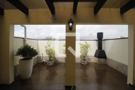 Terraço de casa à venda com 3 quartos, 200m² em São João, Porto Alegre