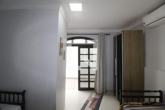 Quarto 1 de casa à venda com 3 quartos, 200m² em São João, Porto Alegre