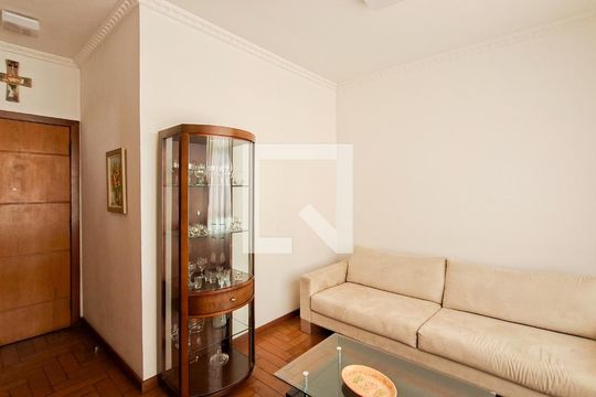 Sala de apartamento à venda com 3 quartos, 78m² em Santa Efigênia, Belo Horizonte