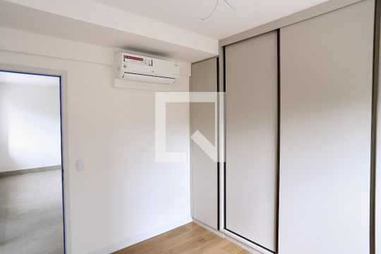 Suíte de apartamento à venda com 2 quartos, 55m² em Santa Efigênia, Belo Horizonte